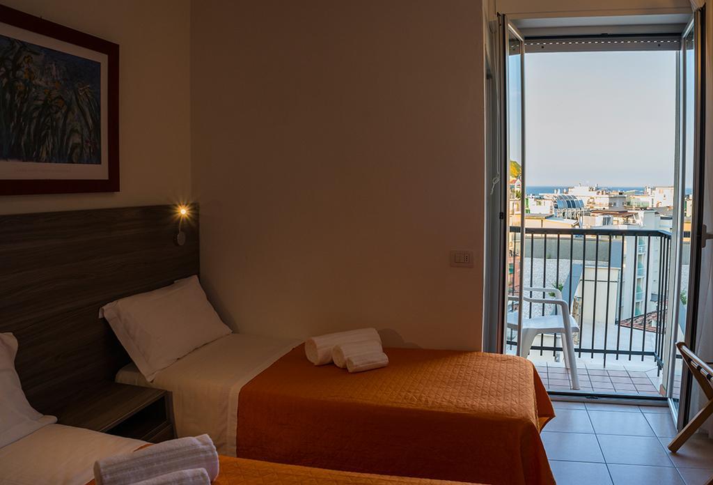 Hotel Madison Gabicce Mare Exterior foto