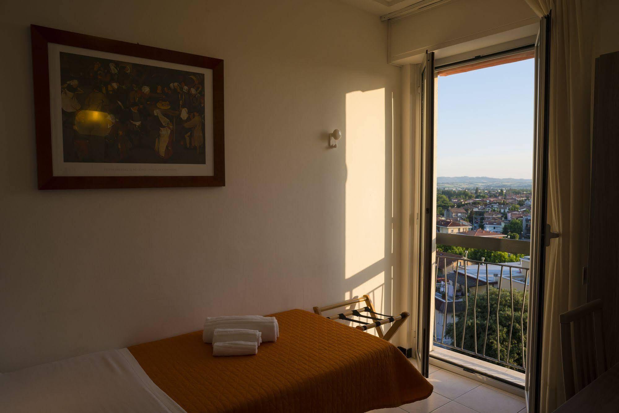 Hotel Madison Gabicce Mare Exterior foto